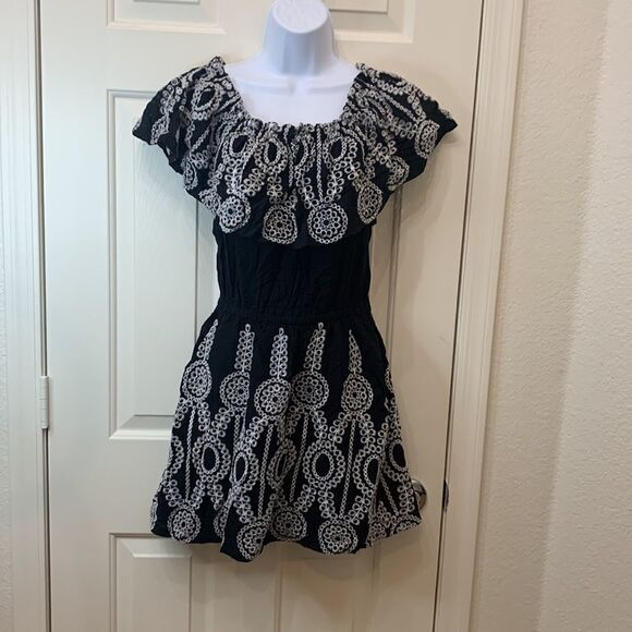 Aqua Size Small Off Shoulder Elastic Waist Black White Embroidery Pockets Lined - Picture 2 of 8